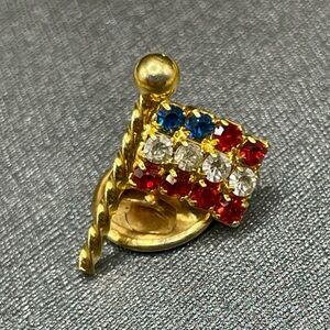 Small Vintage Gold American Flag Pin